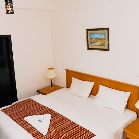 שארג'ה Pan Emirates Hotel Apartments מראה חיצוני תמונה